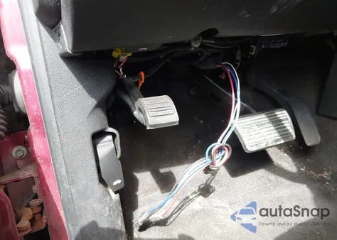 2011 Chevrolet Suburban 1500 Ls from USA, damaged, VIN 1GNSKHE33BR267353